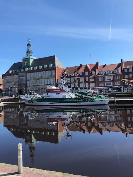 Zentrale Studio Wohnung In Emden Bagian luar foto